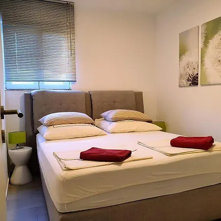 Lägenhet 1 Haus Linden